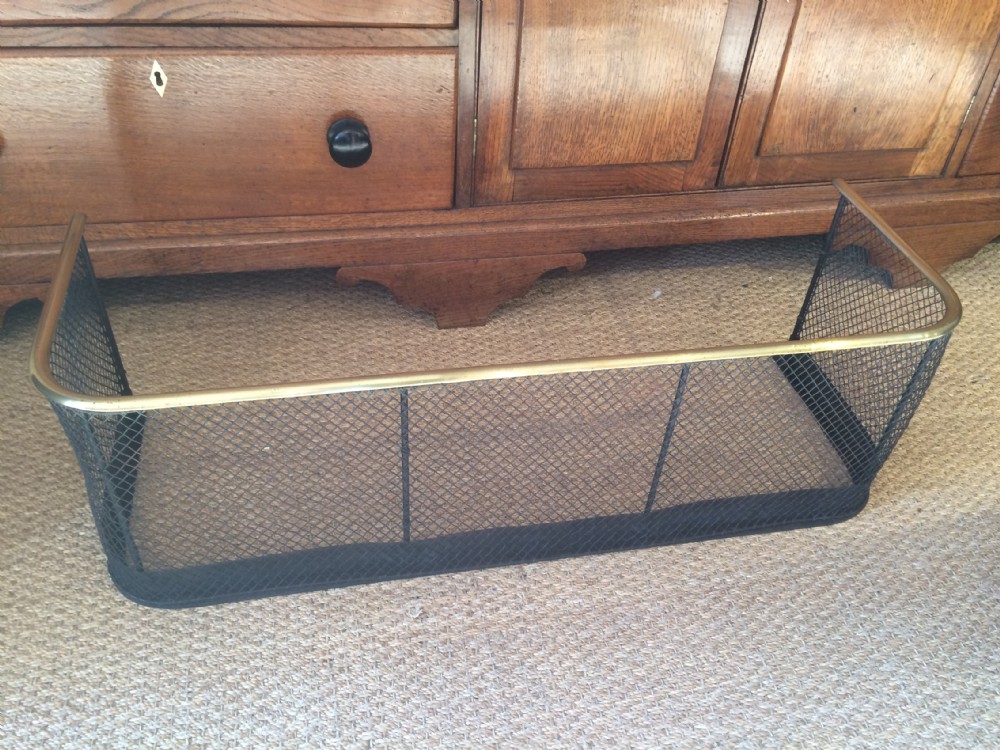 VICTORIAN NURSERY FENDER