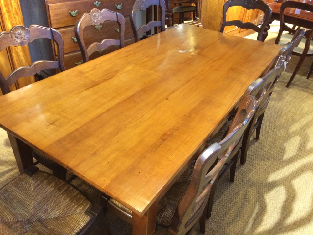 FARMHOUSE TABLE