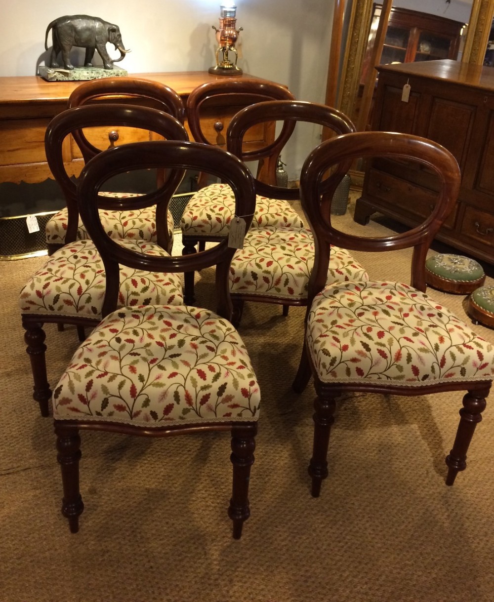 SET OF SIX VICTORIAN DINING CHAIRS