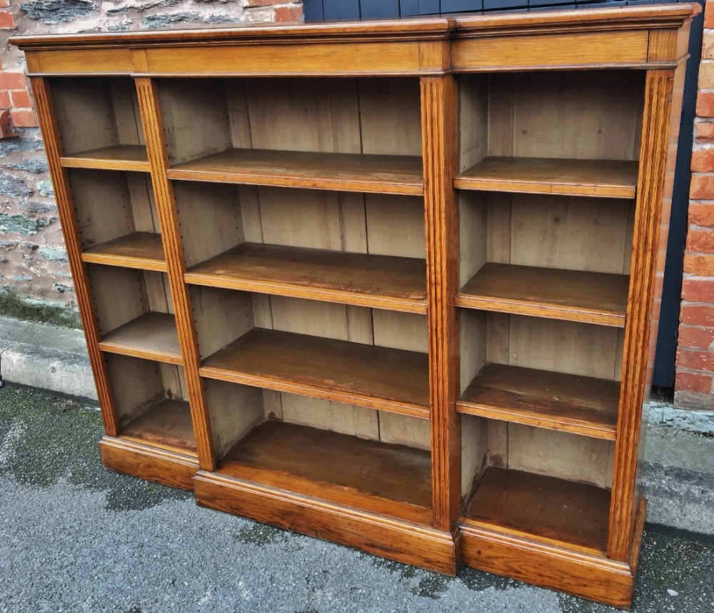 OAK BOOKCASE . C 1910
