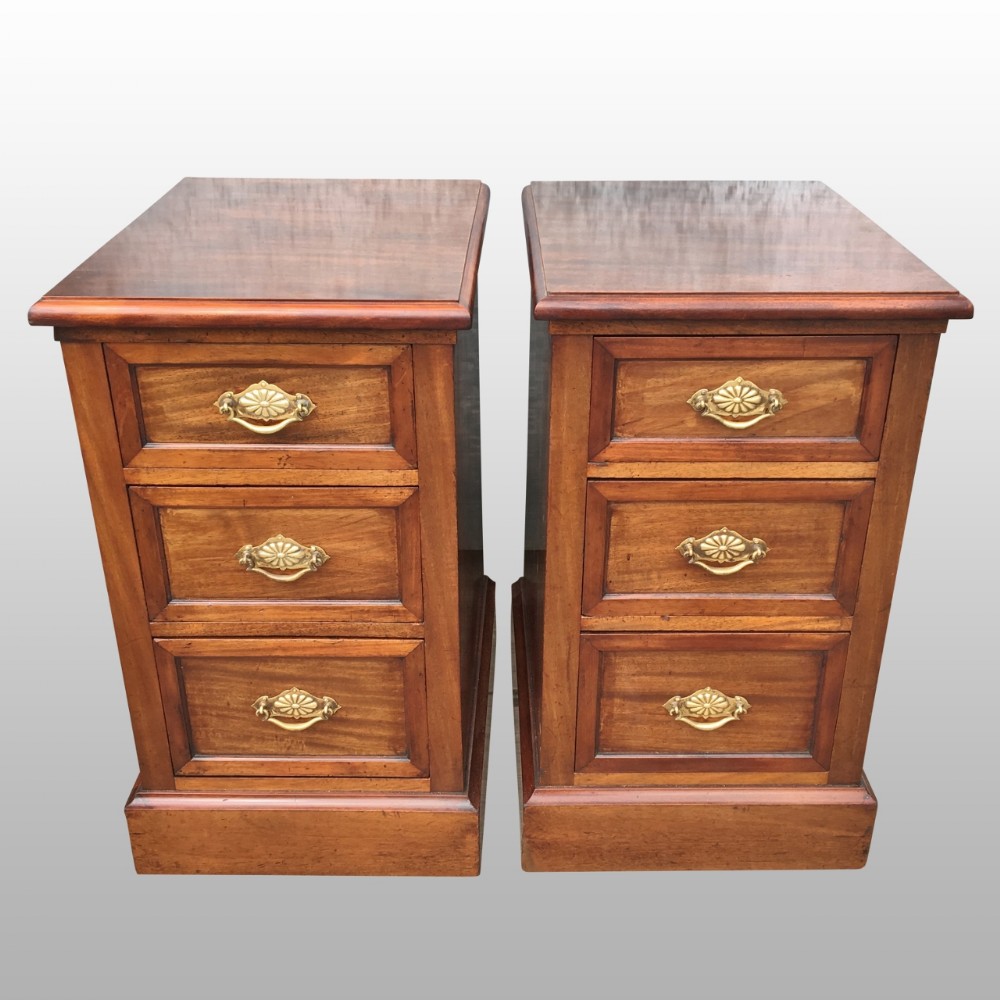 BEDSIDE CABINETS