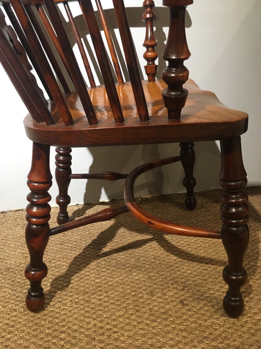 Yew & elm Windsor chair View VII