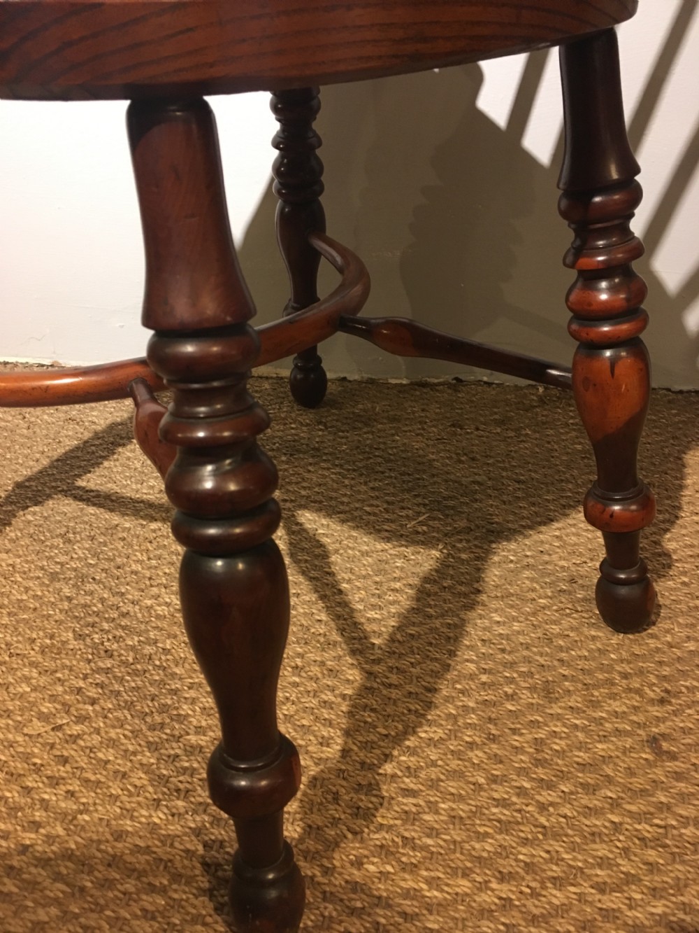 Yew & elm Windsor chair View IX
