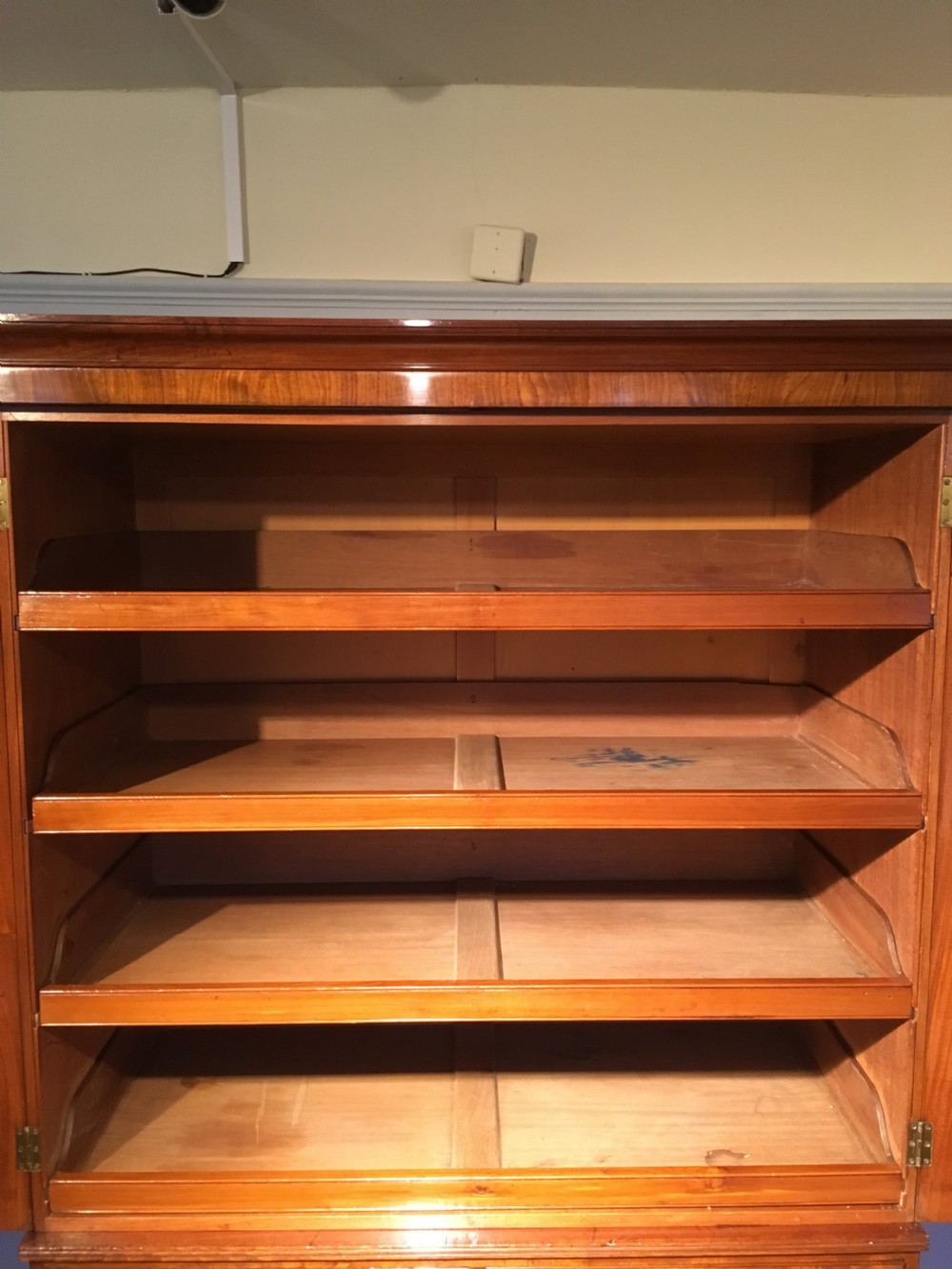 Mahogany linen press  View IV