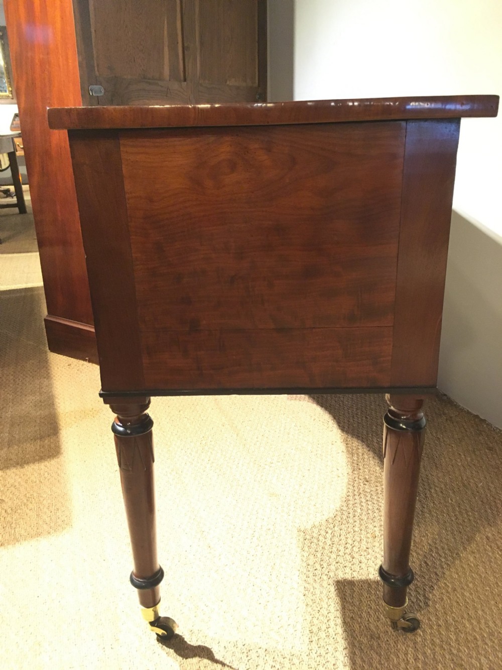 Small Georgian Mahogany sideboard  / side table  View X