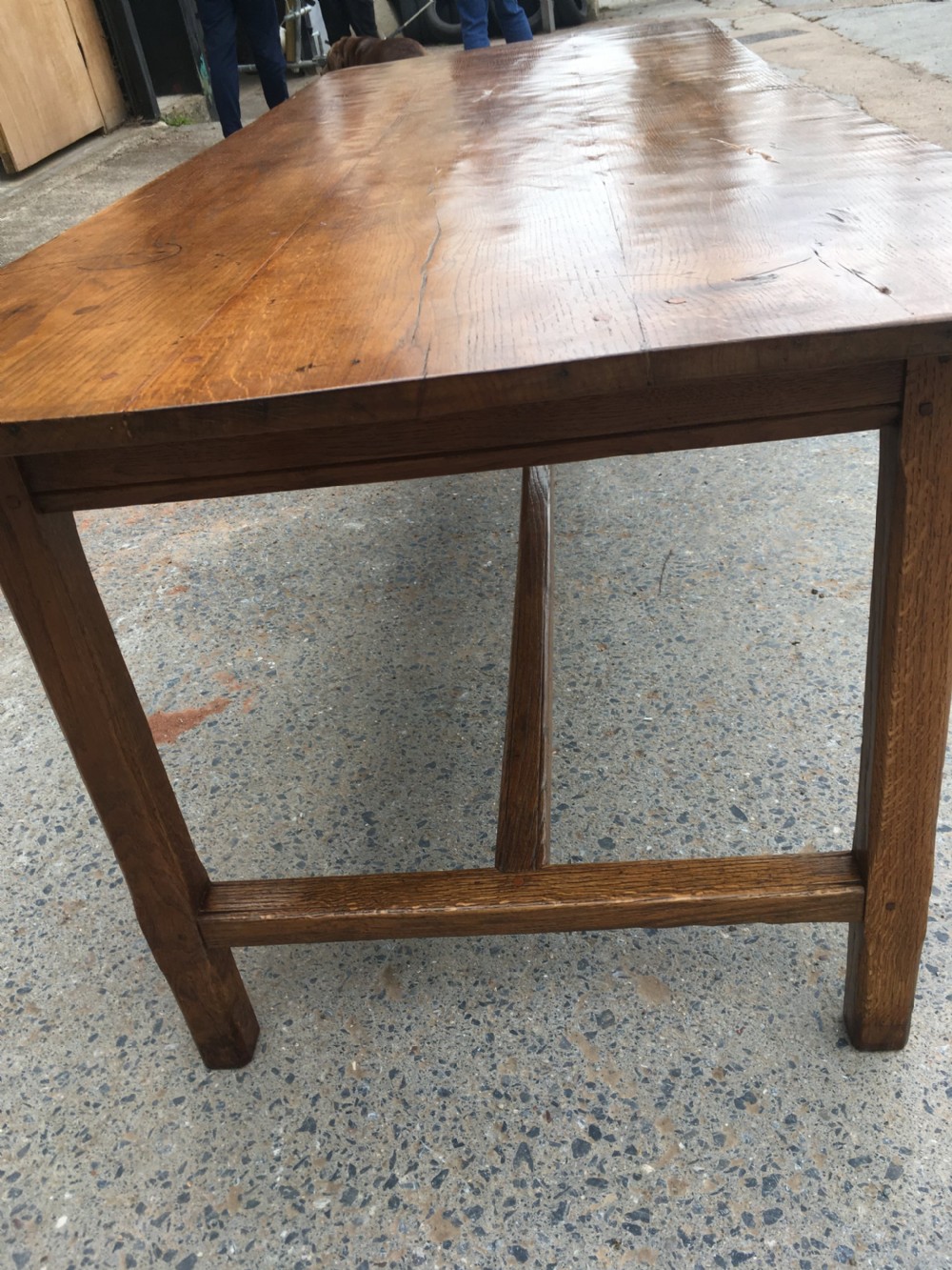 Oak farmhouse table with H stretcher   View IV