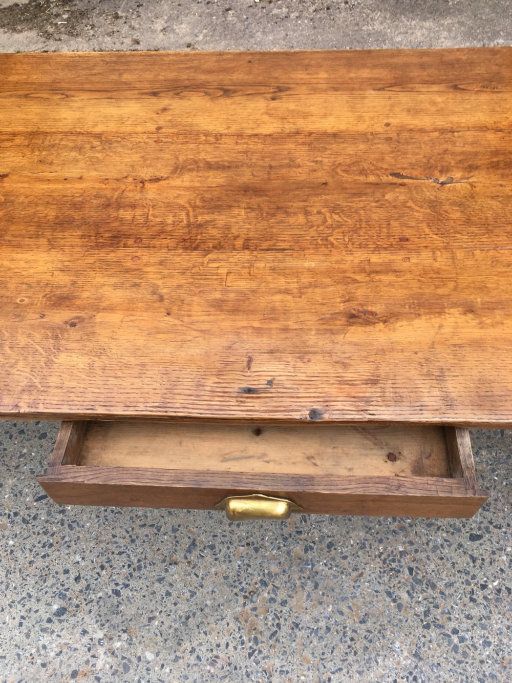 Oak farmhouse table with H stretcher   View VI
