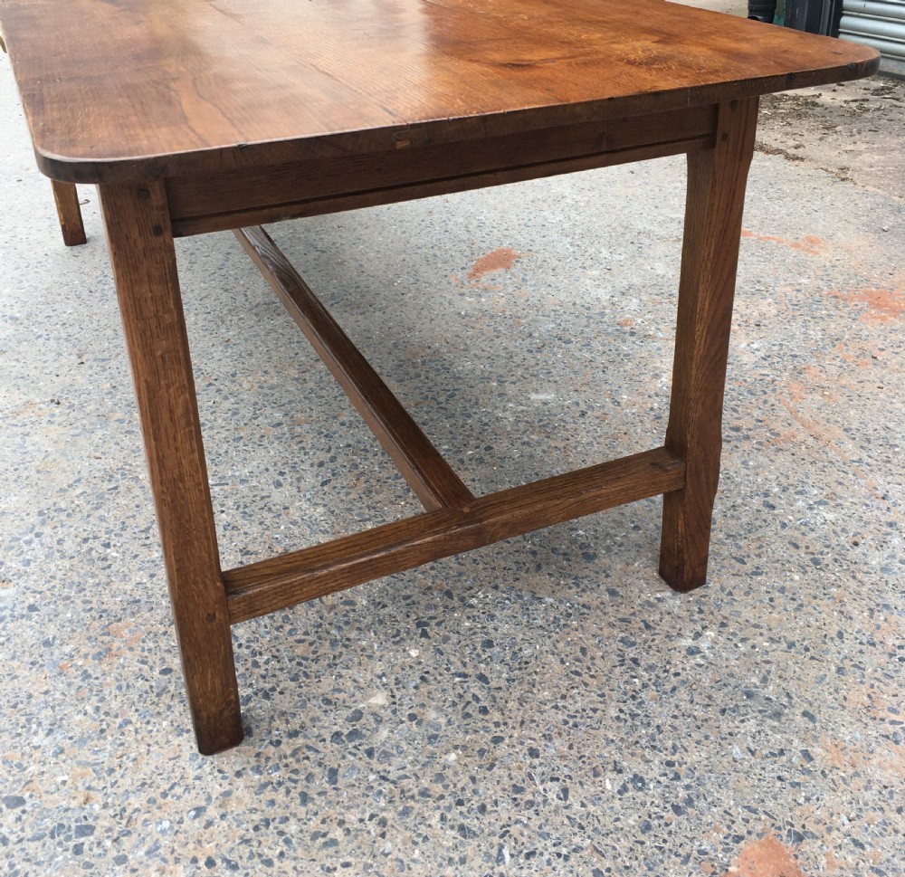 Oak farmhouse table with H stretcher   View VIII