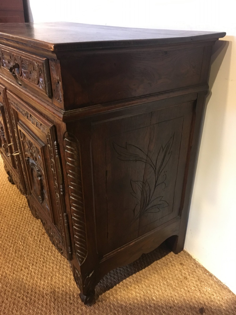 Small oak side cabinet  View V