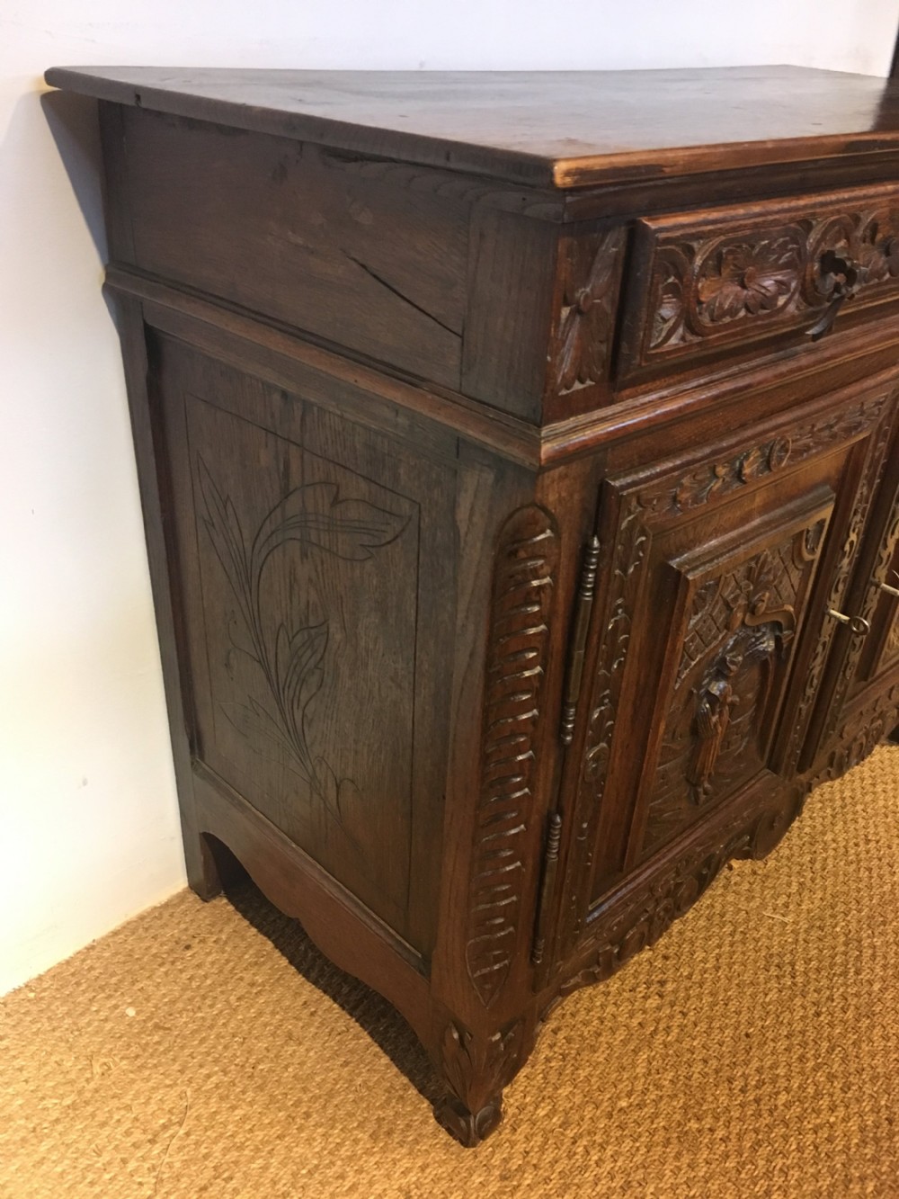 Small oak side cabinet  View VIII
