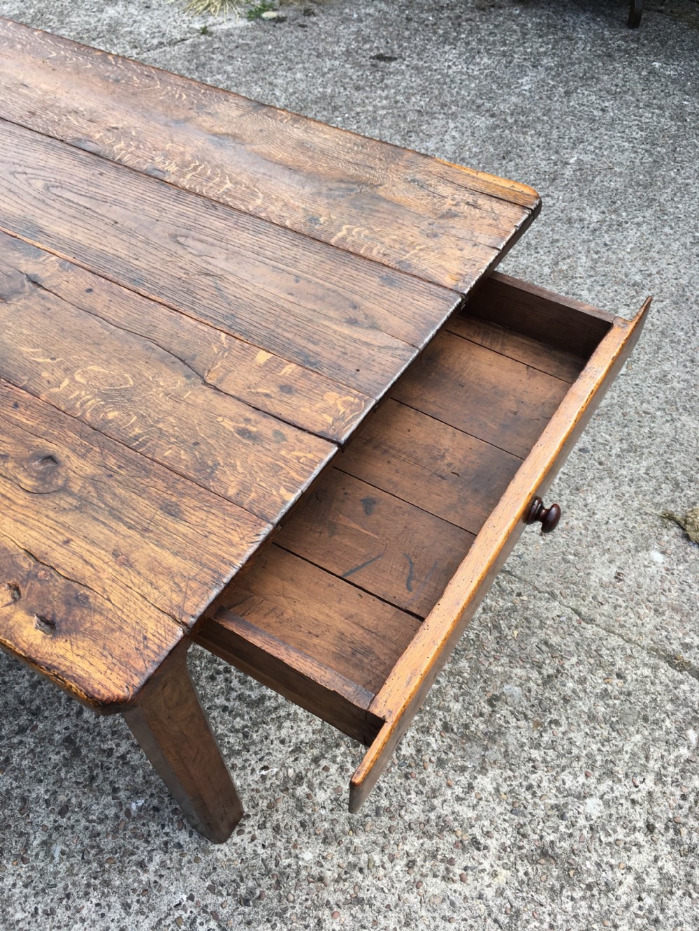 Oak farmhouse table  View III