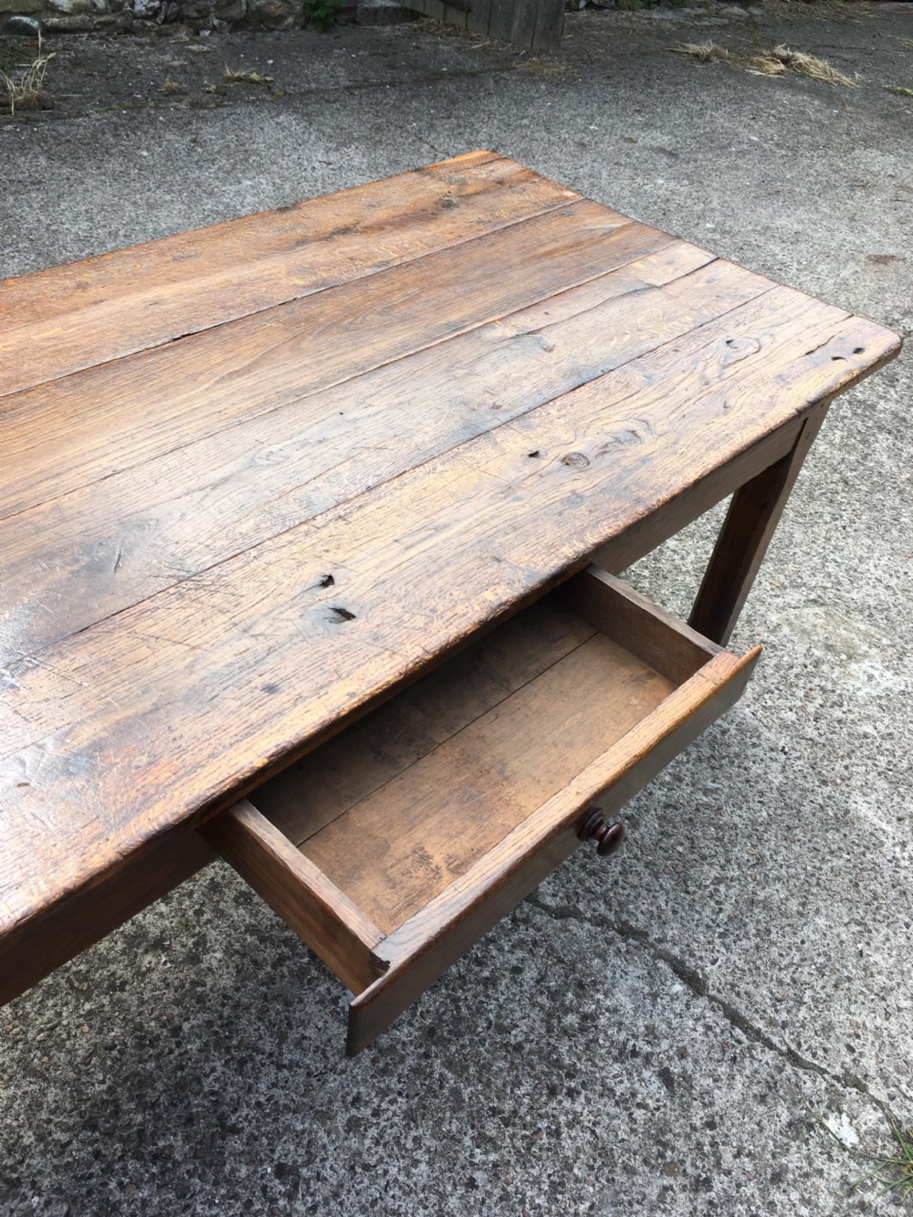 Oak farmhouse table  View IV
