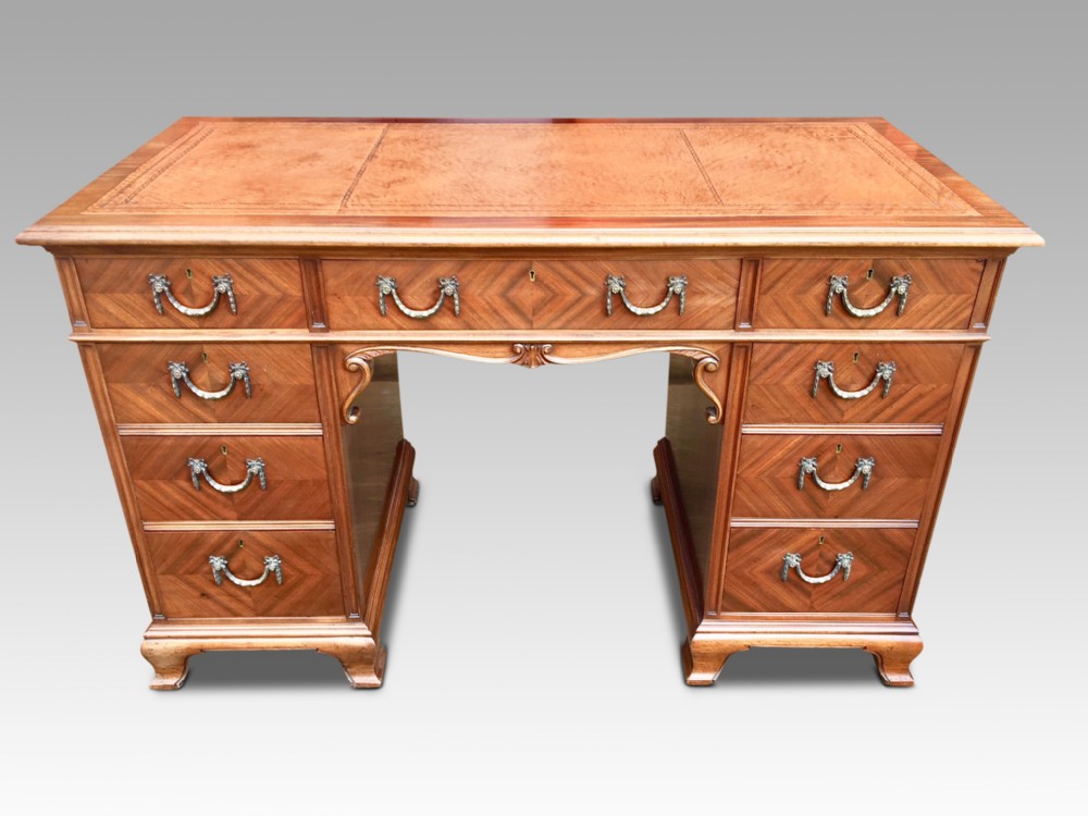WRITING DESK. English C 1920