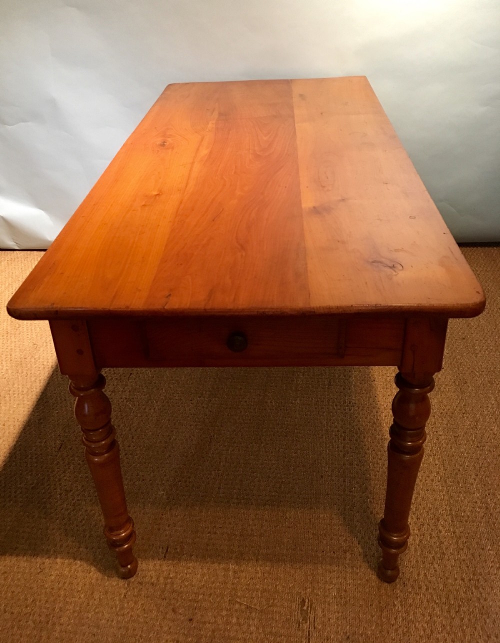 Farmhouse table - small  View III
