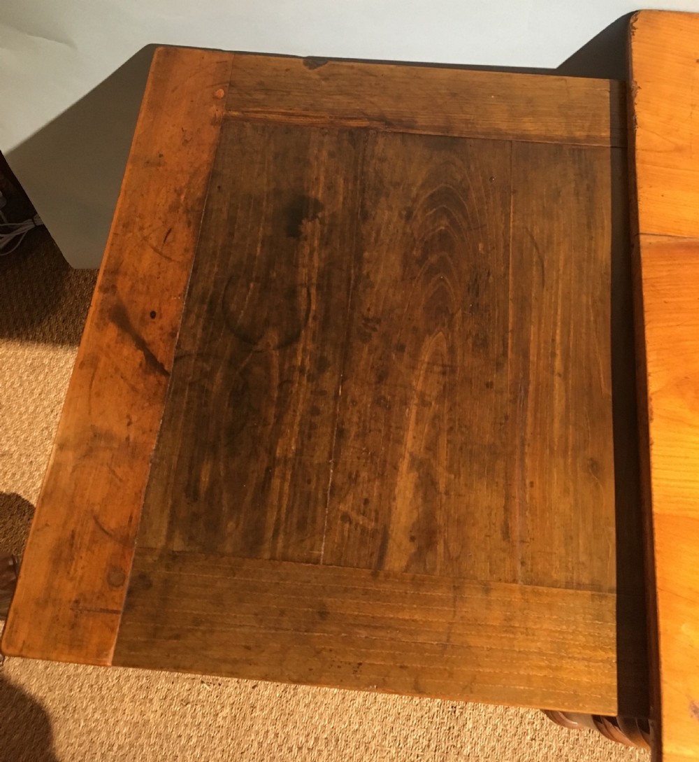 Farmhouse table - small  View IV
