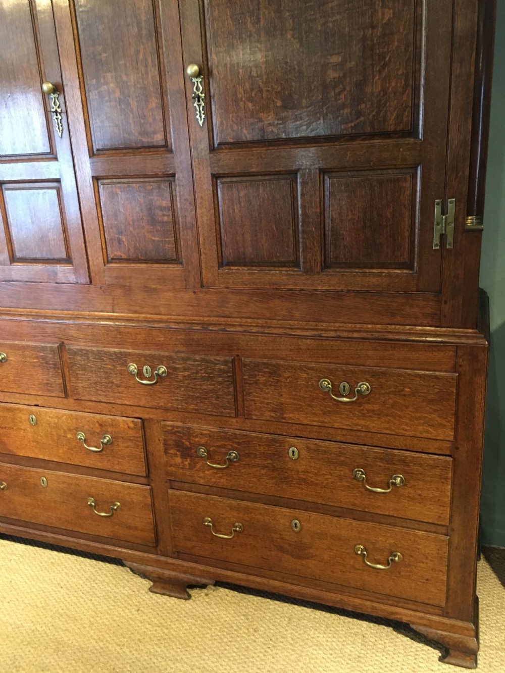 18th century Oak hall cupboard-wardrobe View VIII
