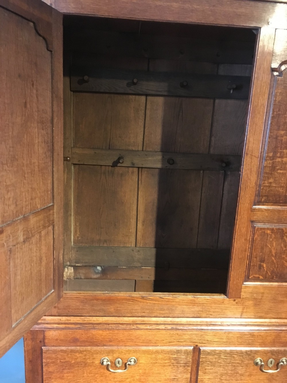 18th century Oak hall cupboard-wardrobe View XI