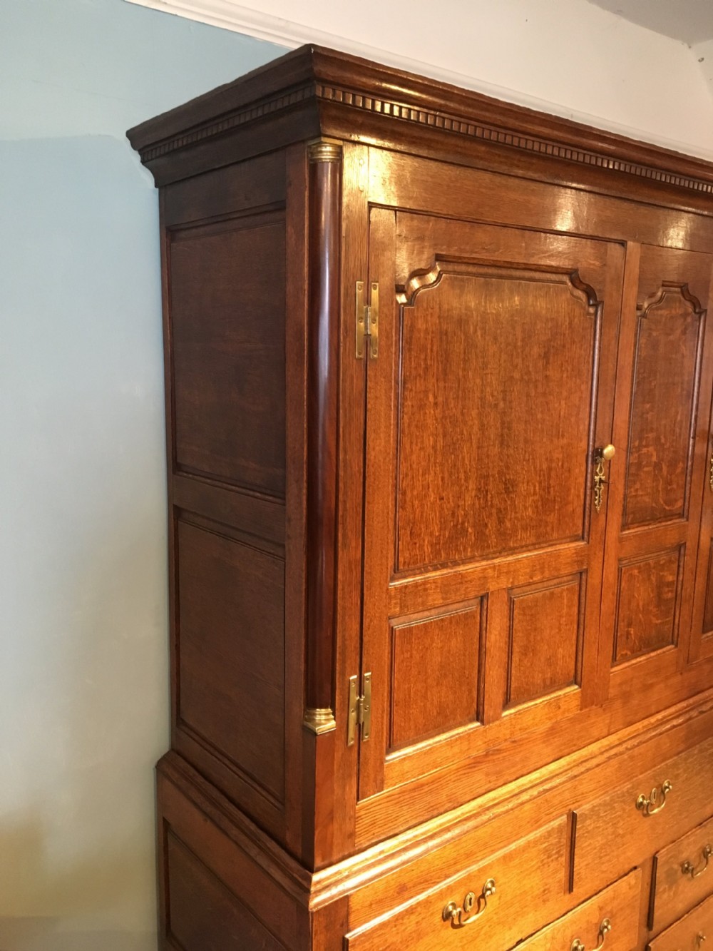 18th century Oak hall cupboard-wardrobe View XII