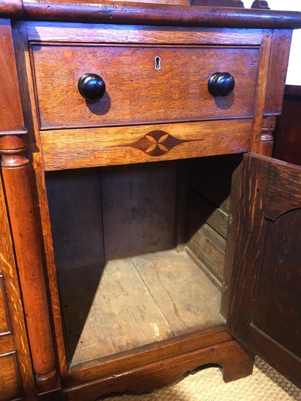 Oak dresser  View VI