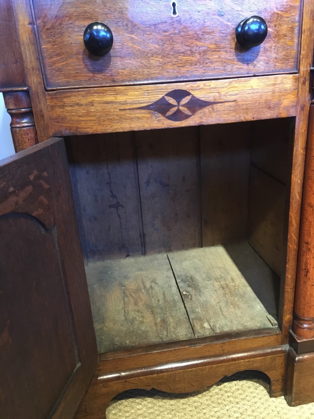 Oak dresser  View VII