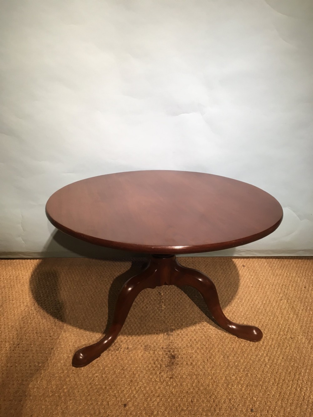 Mahogany round coffee table  View IV