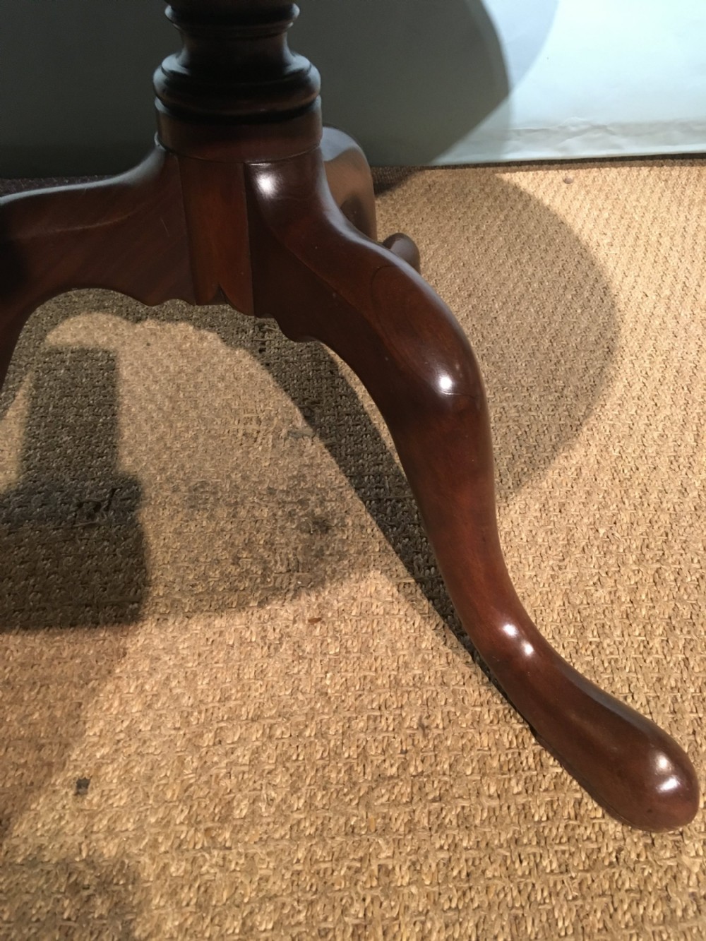 Mahogany round coffee table  View V