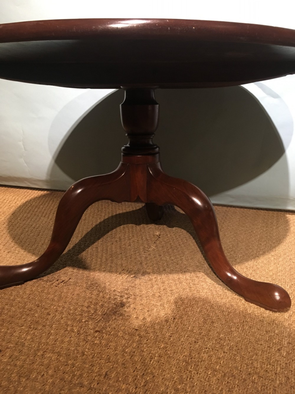 Mahogany round coffee table  View VII