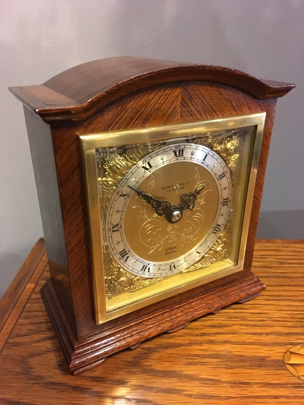 MANTEL CLOCK 