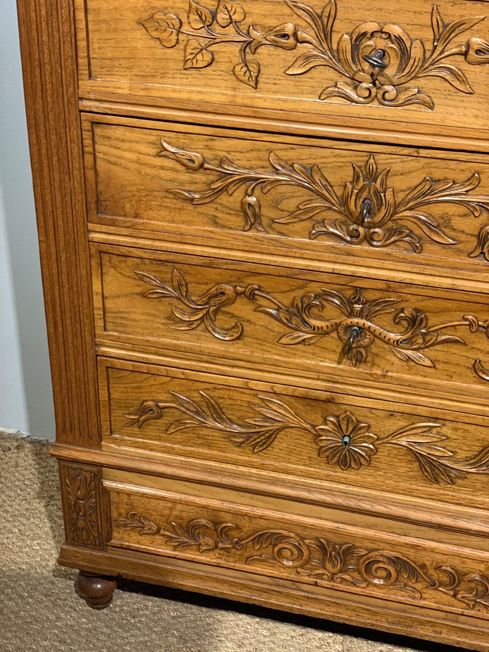 Chest of drawers , oak  View V