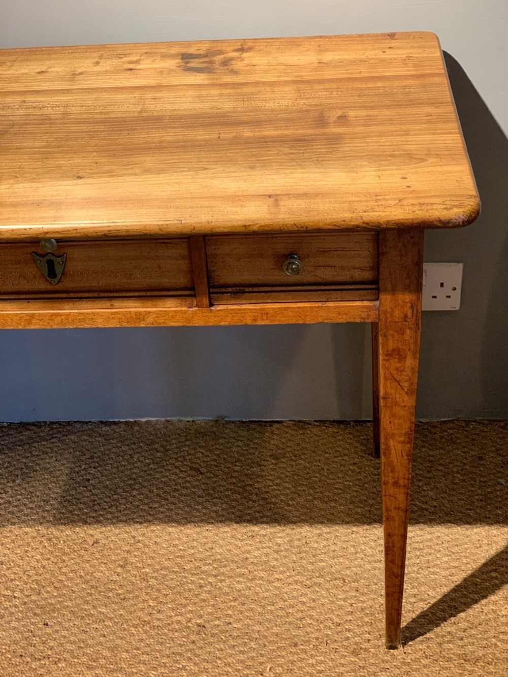 Cherrywood writing table / lamp table   View IV