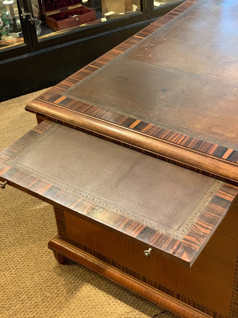 Art Deco pedestal desk  View VI