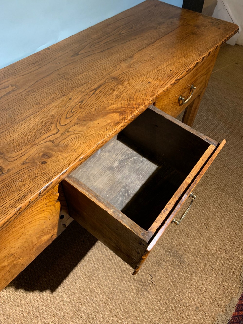 Ash Dresser base / server  View X