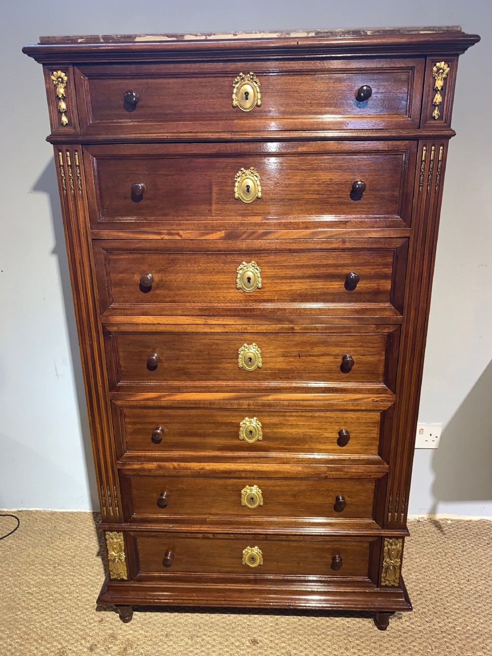 Tall narrow chest of drawers  