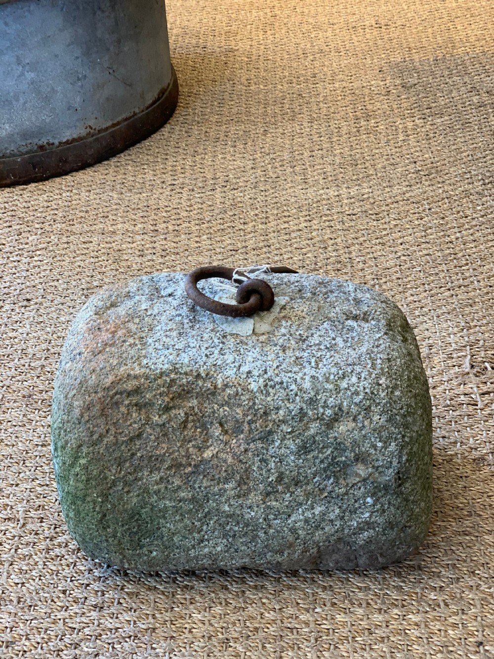 Antique tethering block 