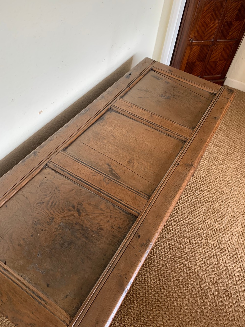 Antique coffer View IV