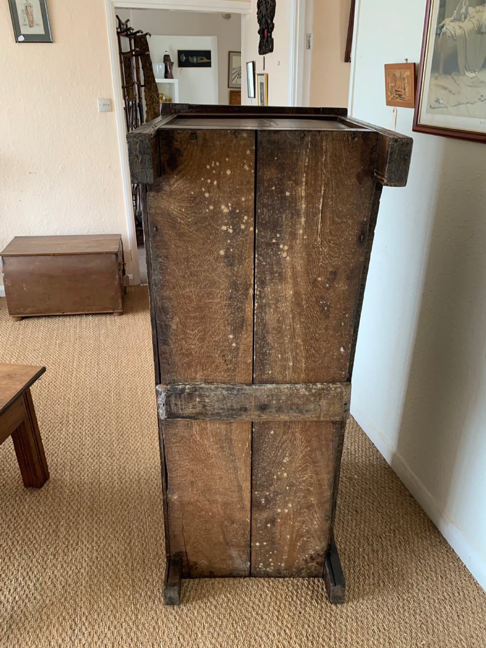 Antique coffer View VIII