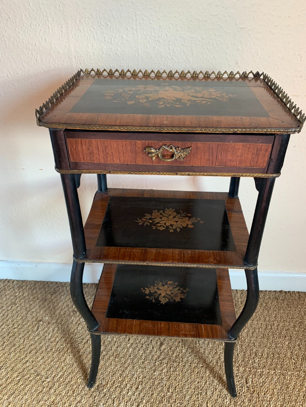 Napoleon III  Etegere 