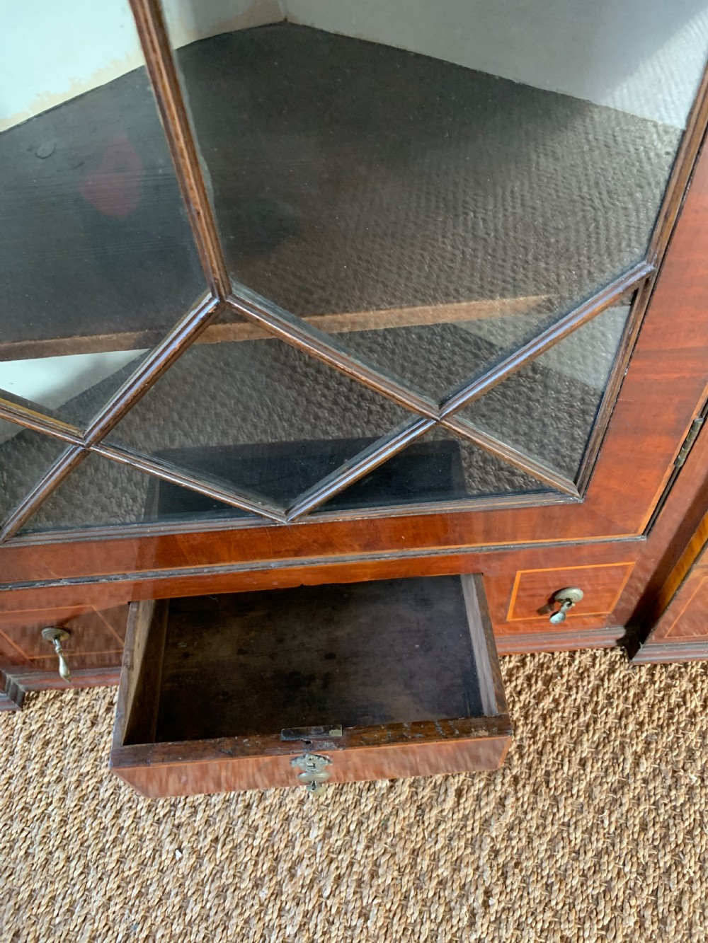 Georgian mahogany corner cupboard   View IV