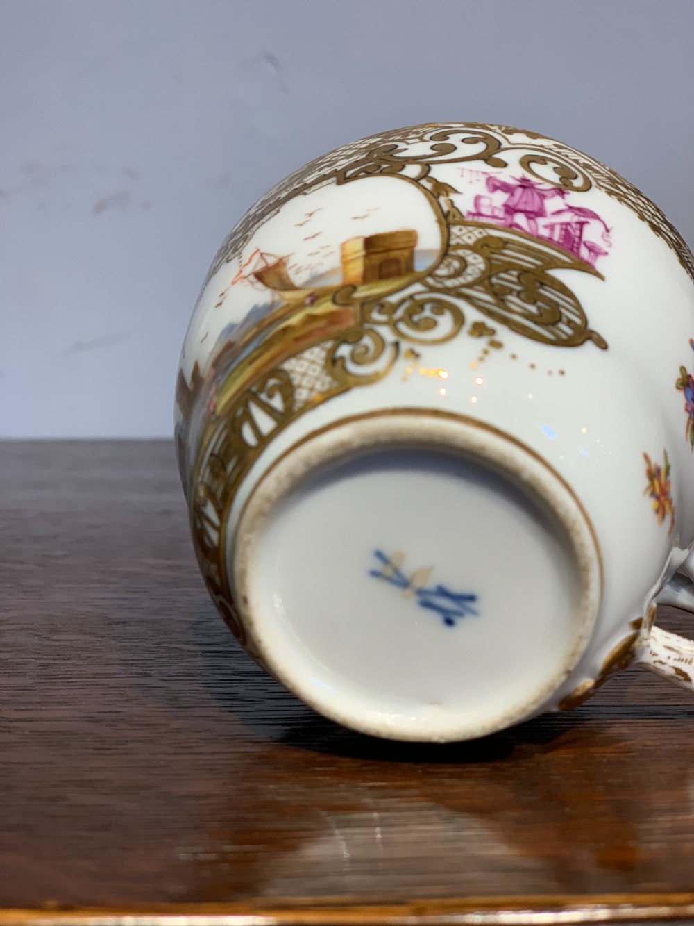 Meissen cup and cover   View VIII