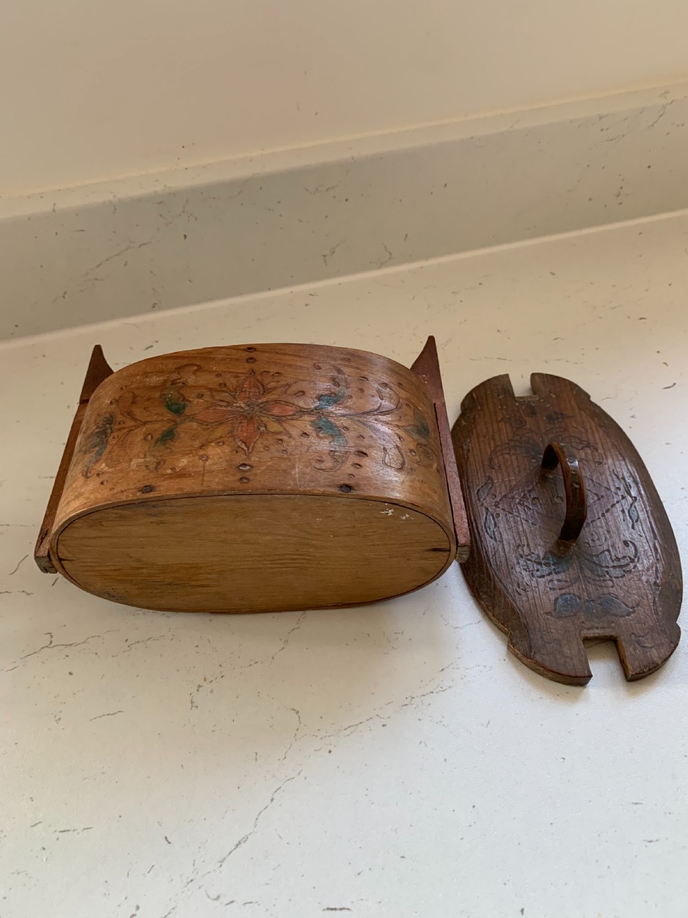 Late 19th century Norwegian butter box  View V