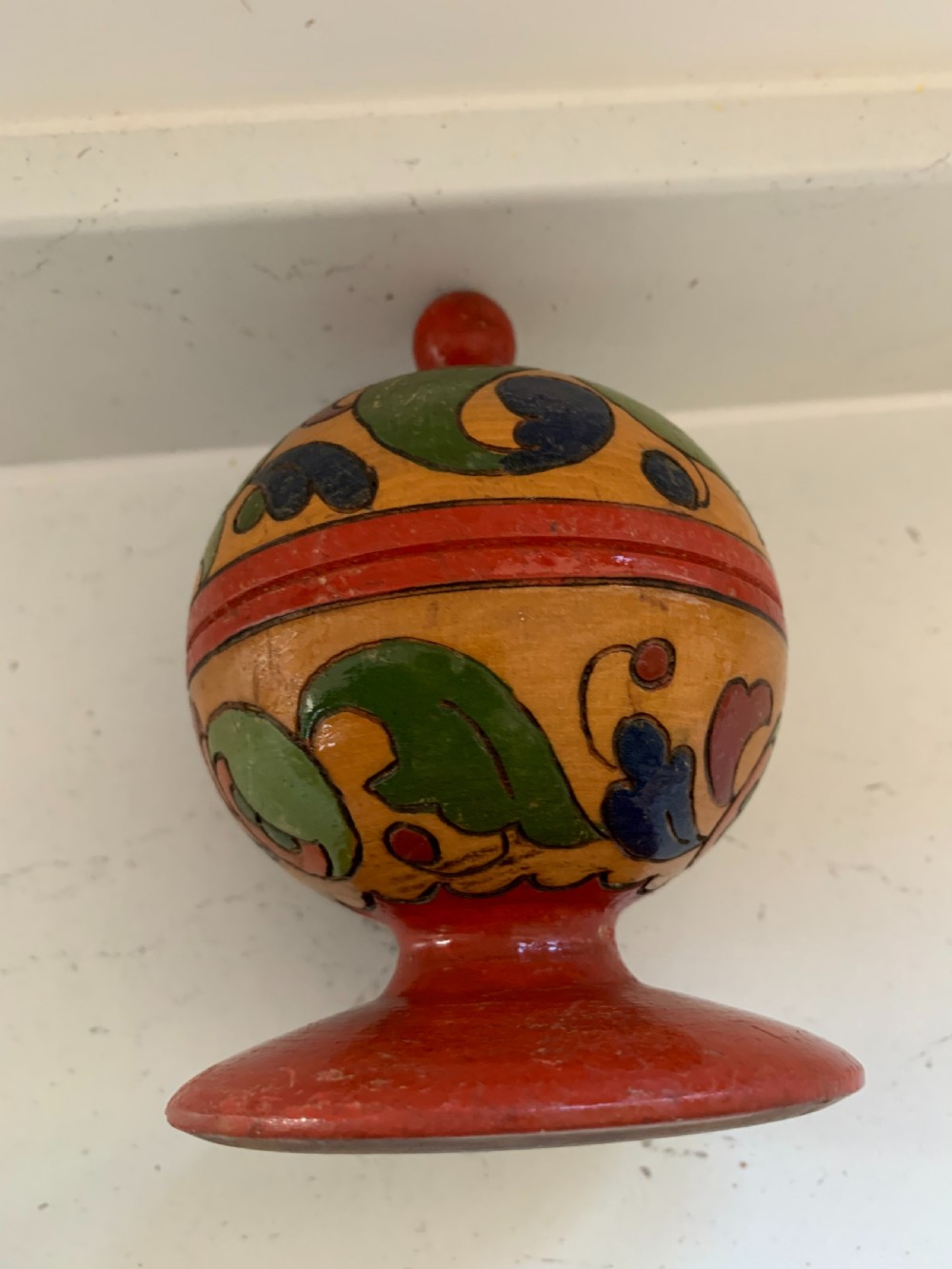 Early 20th century Russian string box  View IV