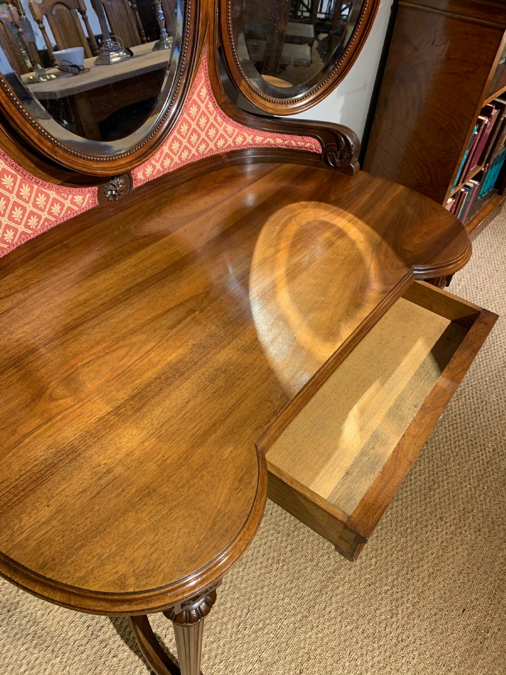 Walnut dressing table  View VII
