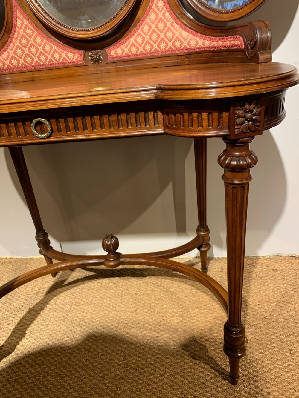 Walnut dressing table  View VIII