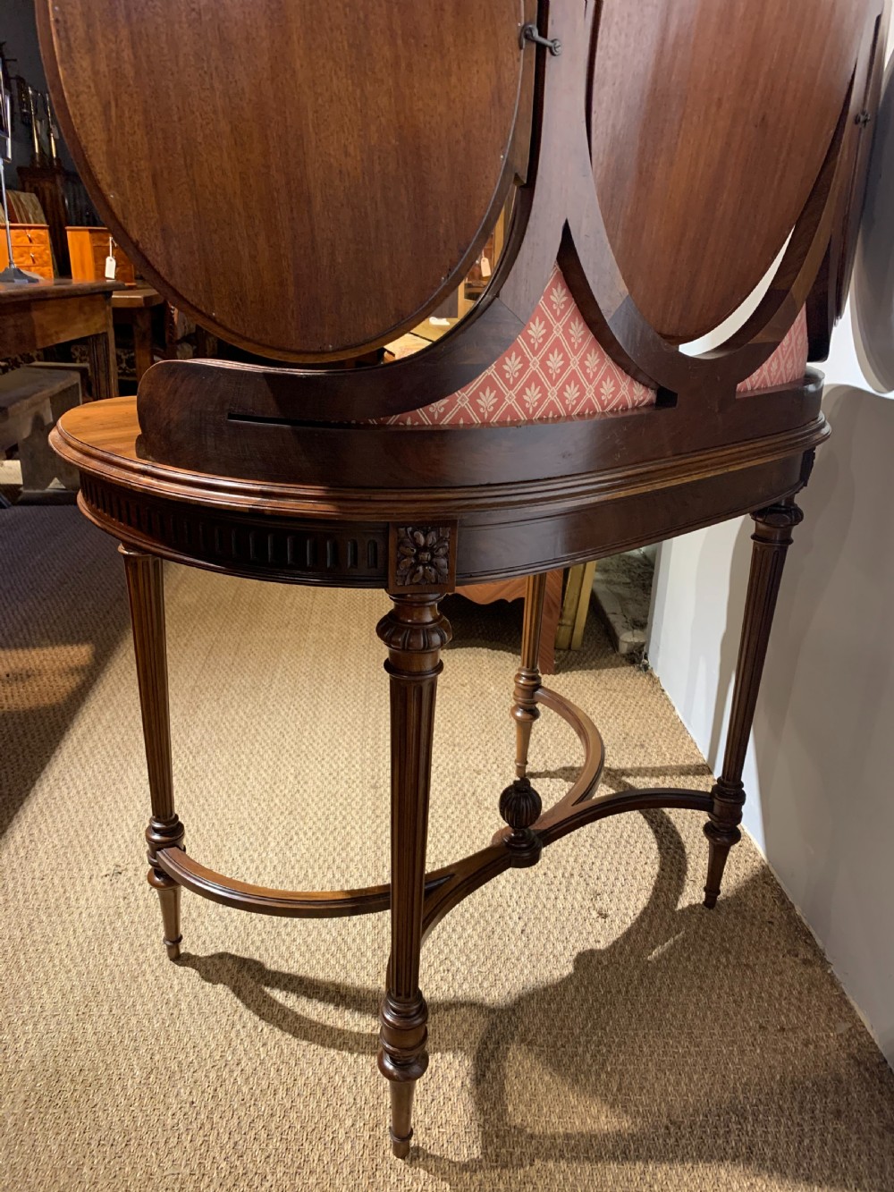 Walnut dressing table  View XI