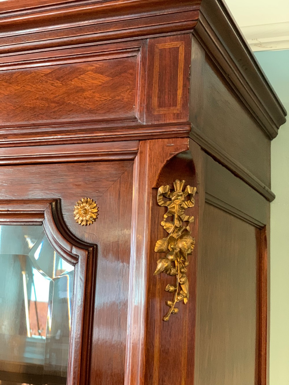 2 door bookcase  View V