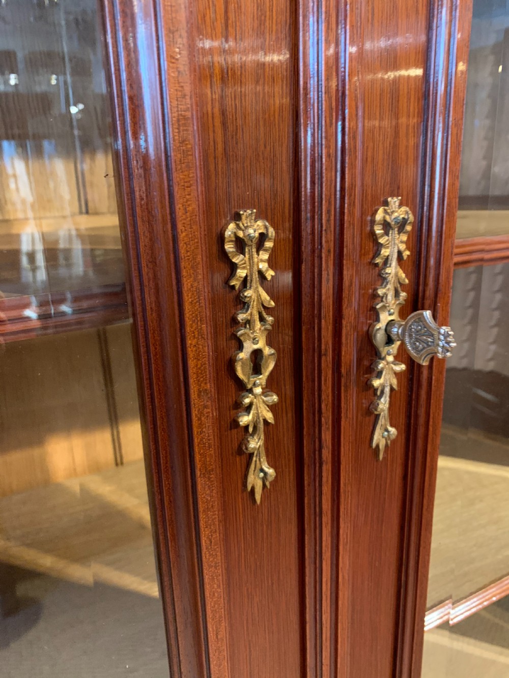 2 door bookcase  View XIII