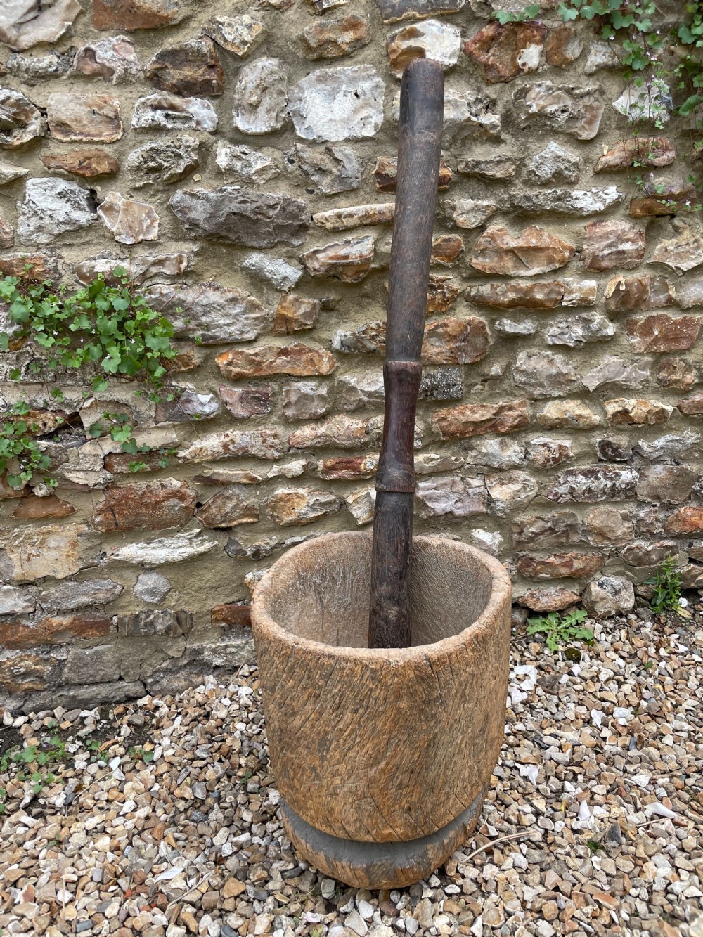 African pestle and mortar 