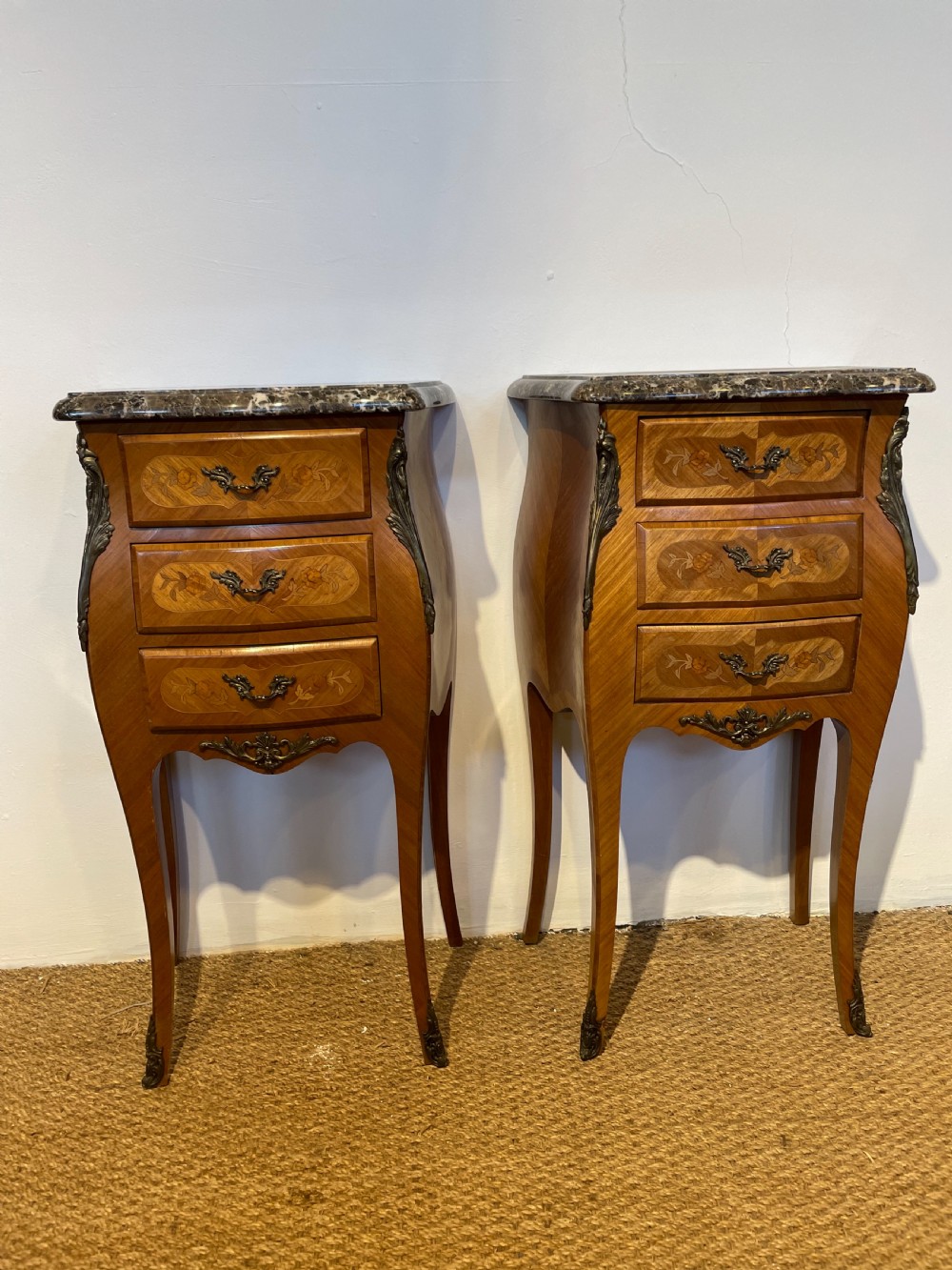 Pair of king wood inlaid bedside cabinets 