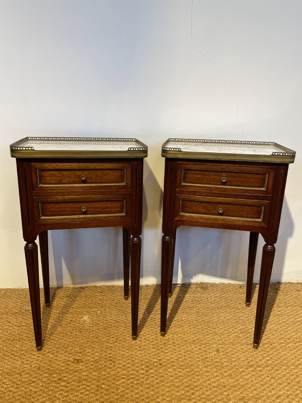 Neat pair of mahogany bedside cabinets 