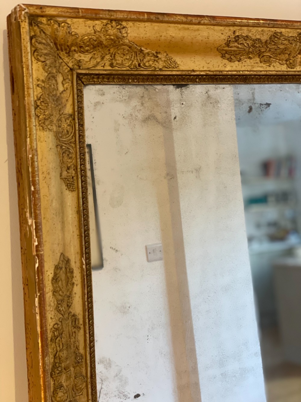 Antique gilt mirror View II